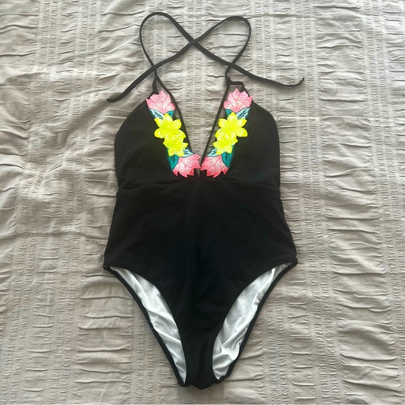 Victoria secret bathing suit - Picture 3 of 4